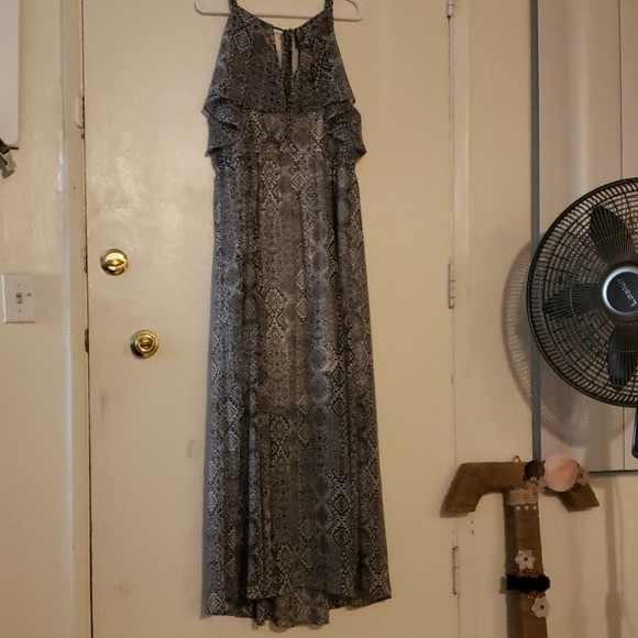 Torrid Beautiful Long Dress! Size 1! - Picture 3 of 4